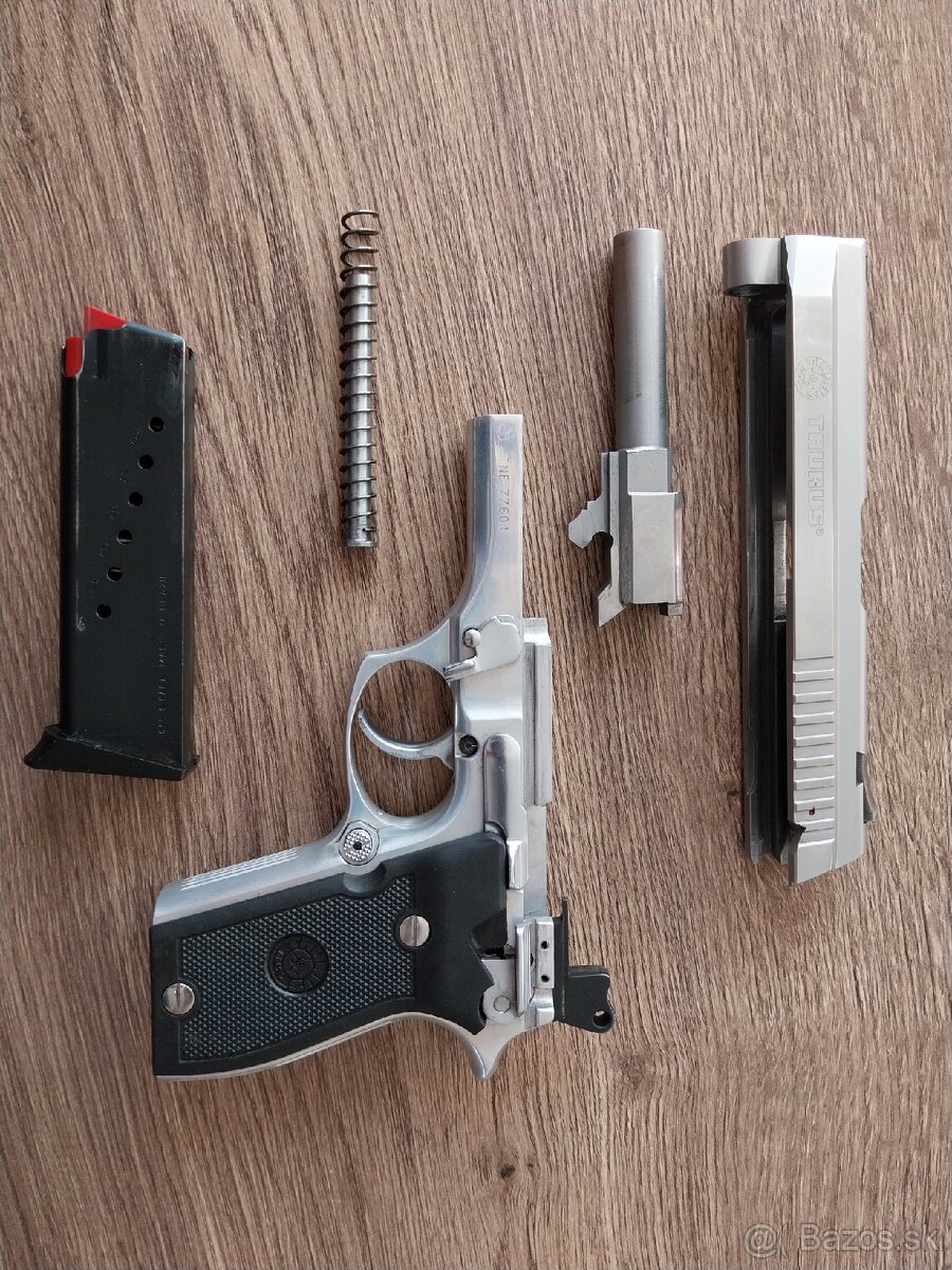 Taurus PT 908 - 4