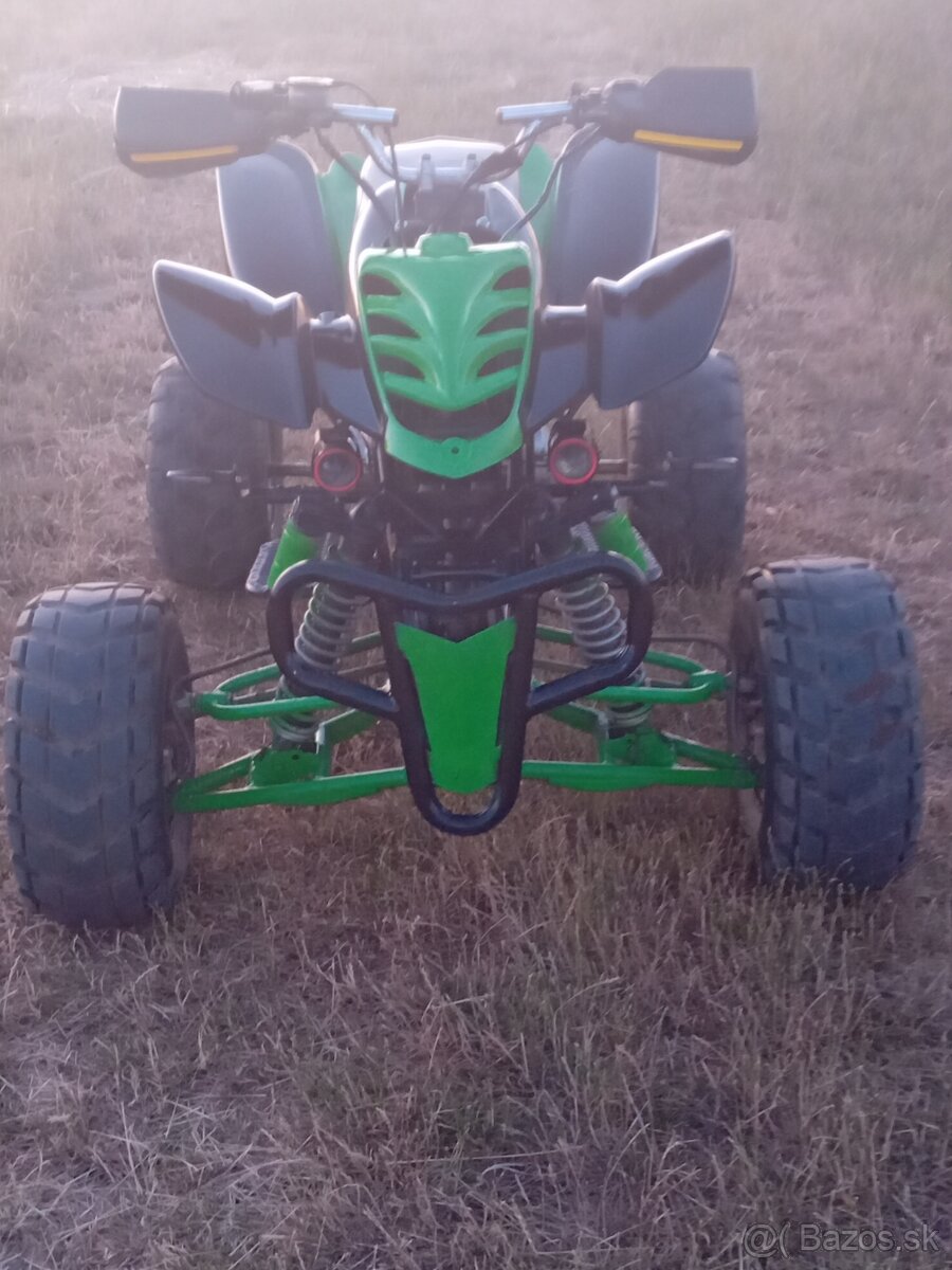 Dobrý deň ponúkam na predaj štvorkolku 250cc