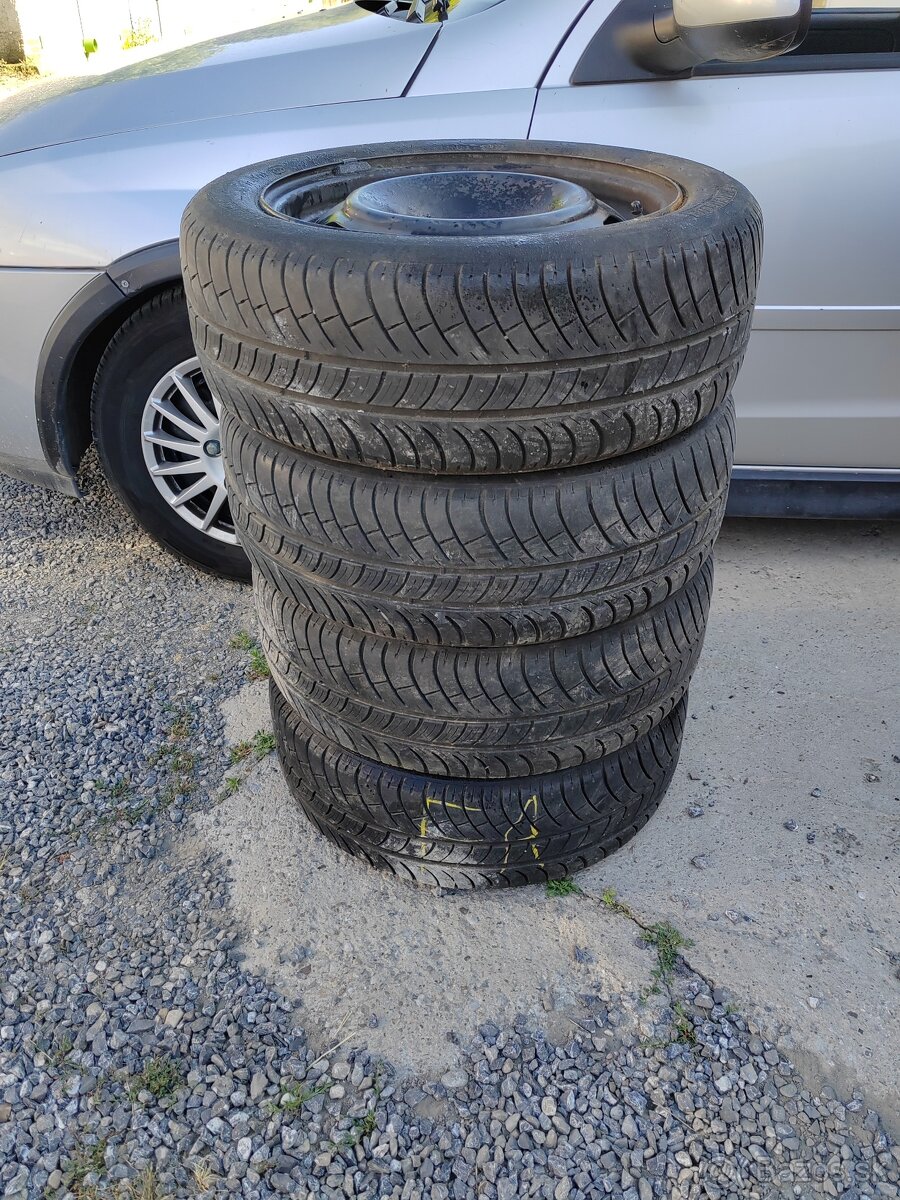 Plechové disky 4x108r15 s celoročnými pneumatikami - 4