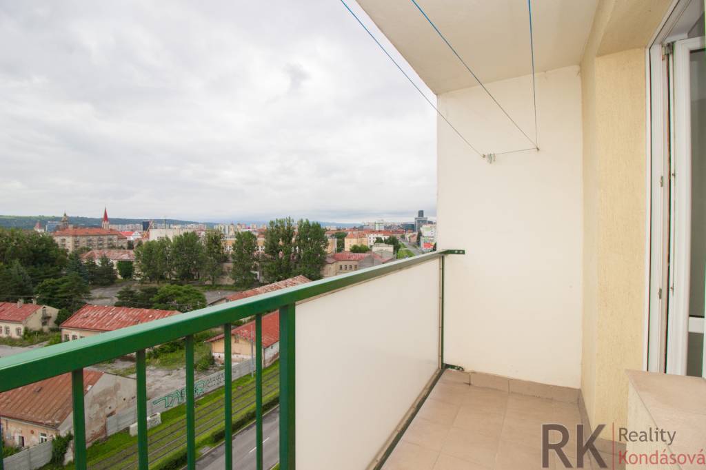 Garzónka- Kuzmányho sídlisko, Magurská - 4