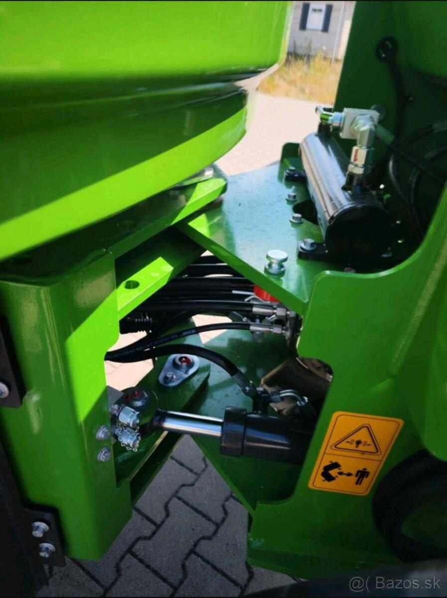 Kolesový nakladač V910 - 4