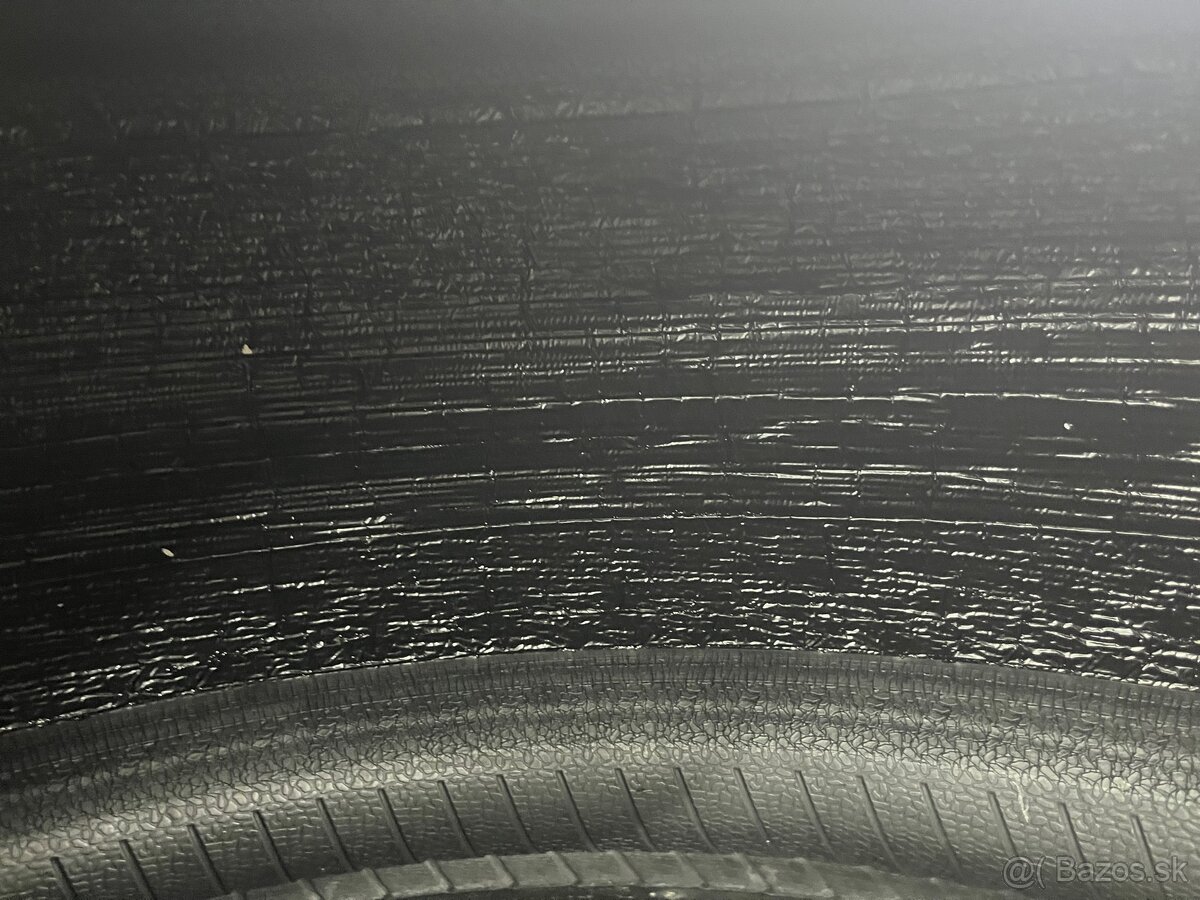 Pneumatiky letne 235/45 r20 - 4