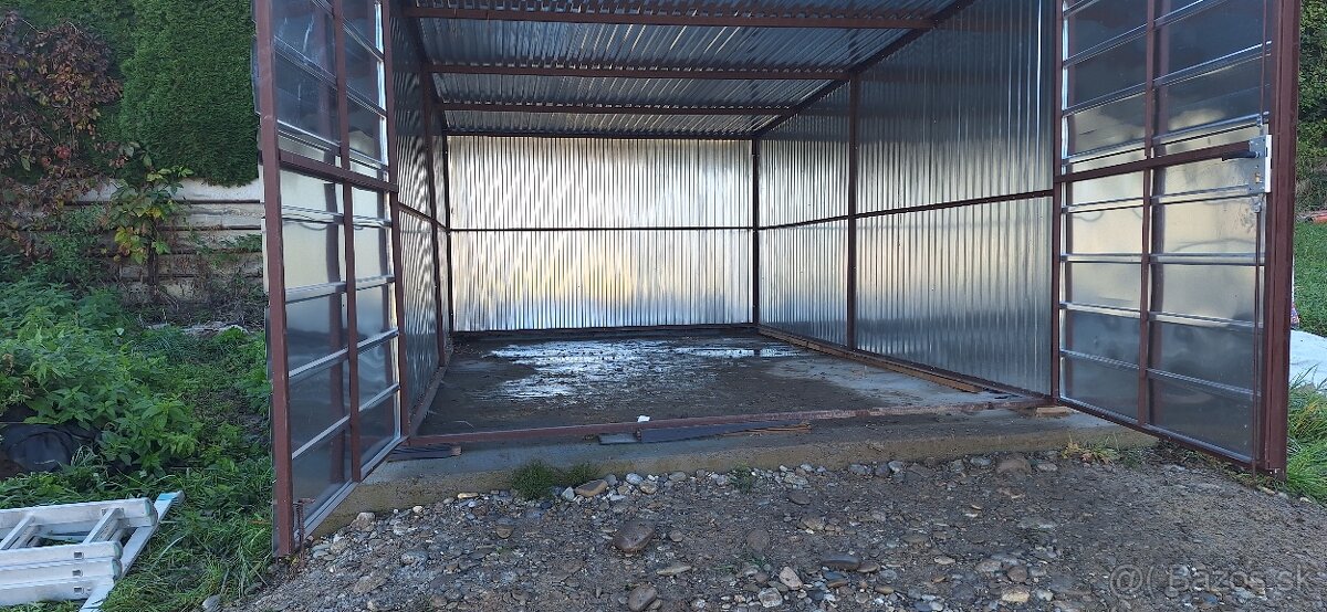 Predáme plechovú pozink. garáž s dvojkrídlovou bránou 3x5m - 4