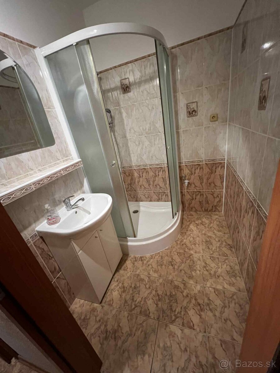 3-izbový byt, 74 m² – Levice, ul. Kapitána Nálepku - 4