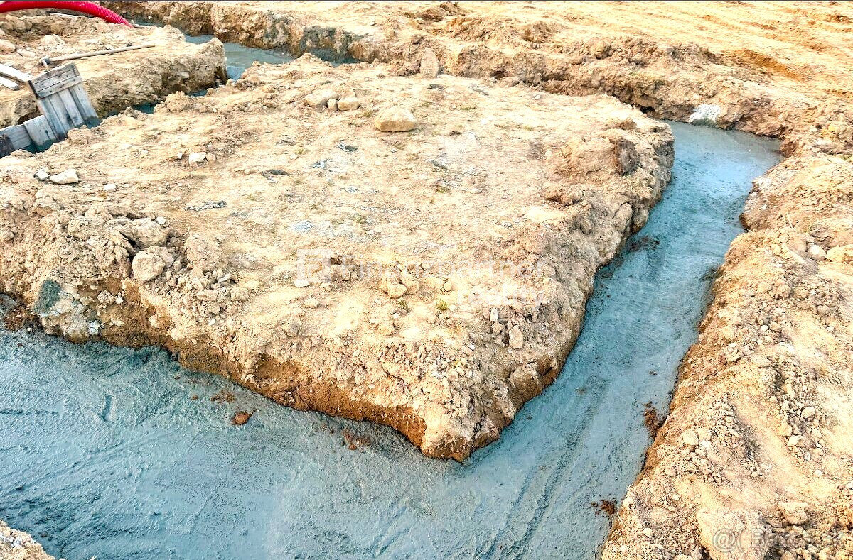 Pozemok so stavebným povolením a výhľadom na Nízke Tatry - 4