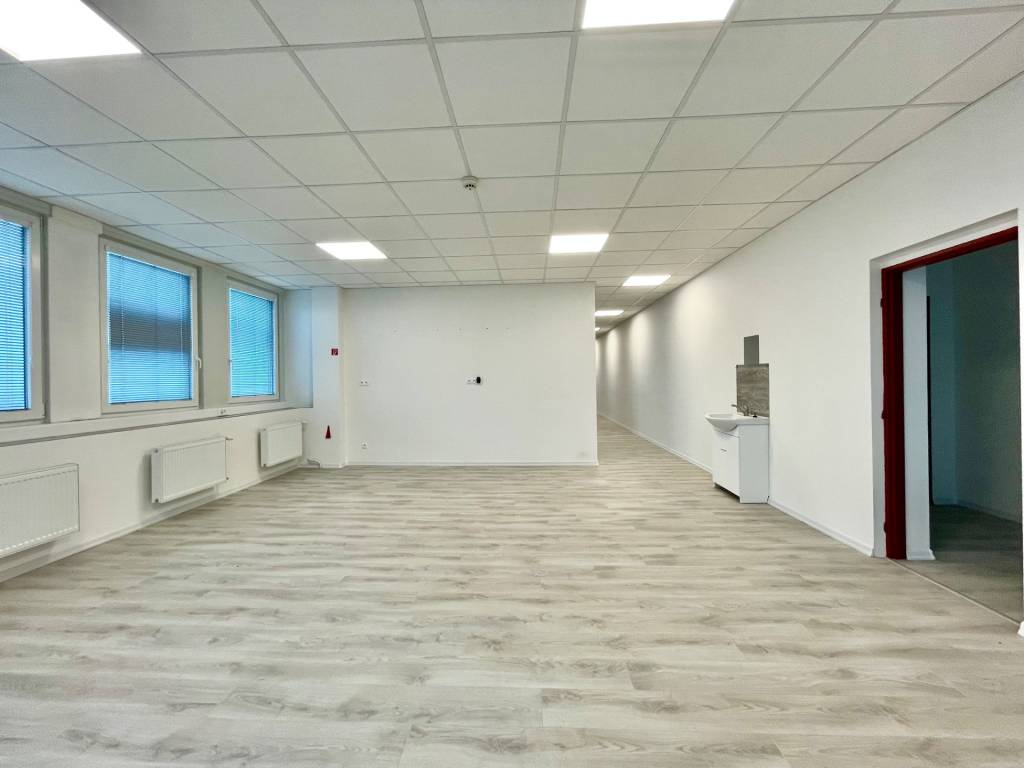 PRIESTORY, NA PRENÁJOM, CENTRUM TRENČÍN, ul. Jilemnického. - 4