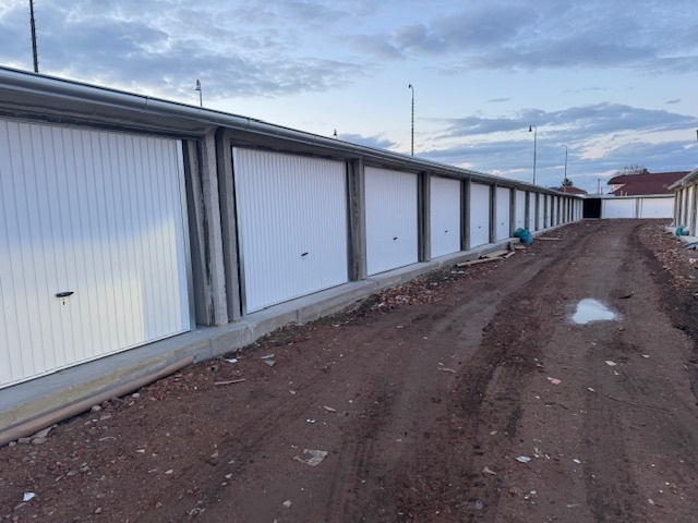 PRENÁJOM radových garáží SEREĎ - 4