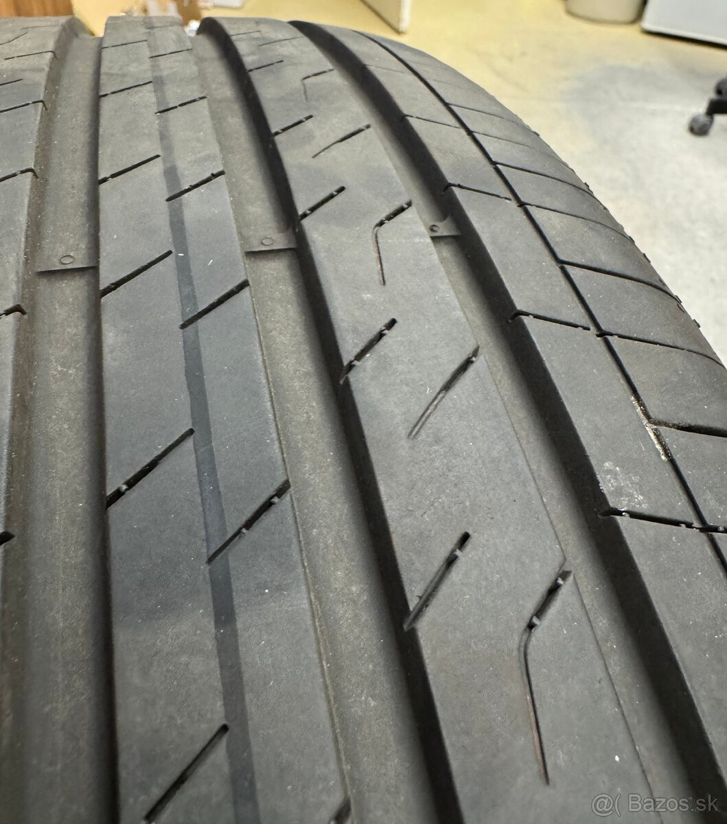 Goodyear Efficientgrip Performance SUV 235/50 R20 104W - 4