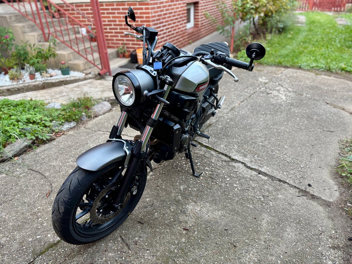 Yamaha XSR 700 - 4