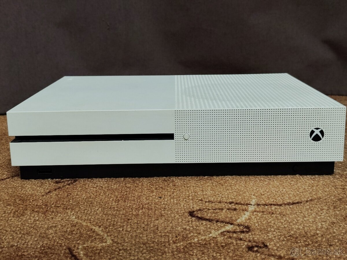 Predám Xbox one S 500gb 1x ovládač+2x baterie+kabeláž+hra - 4