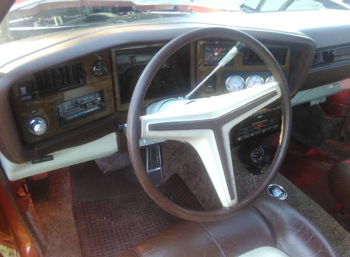 Buick Riviera Hardtop z roku 1973 - 4