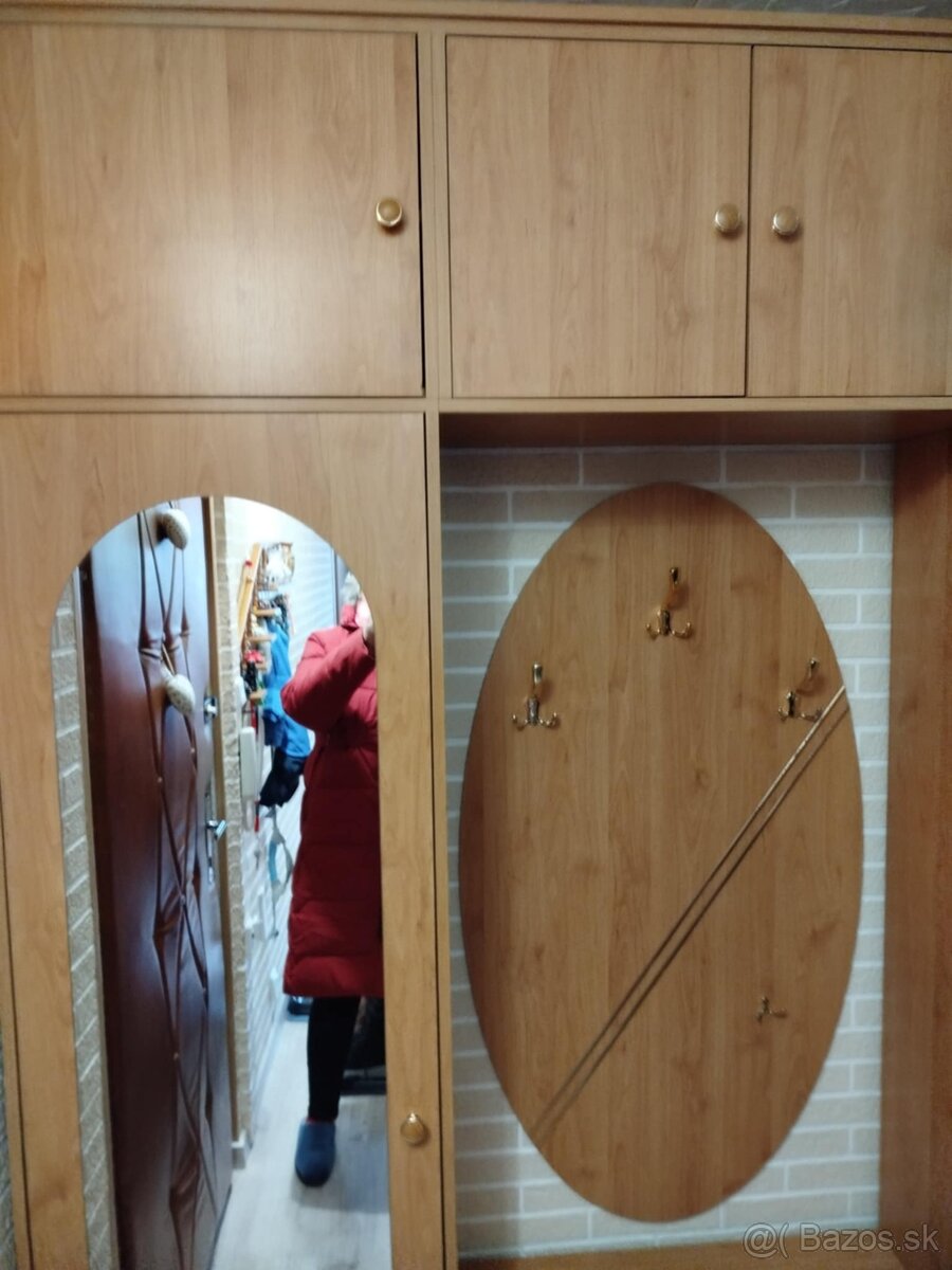 Predsieňova stena ,predam - 4