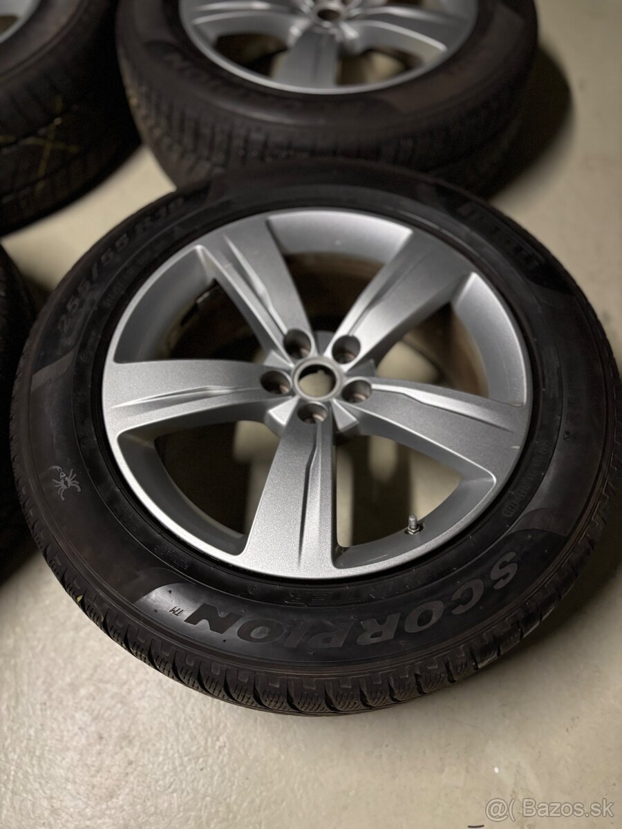 Predam zimnu sadu diskov R19 a 255/55 R19 Pirelli