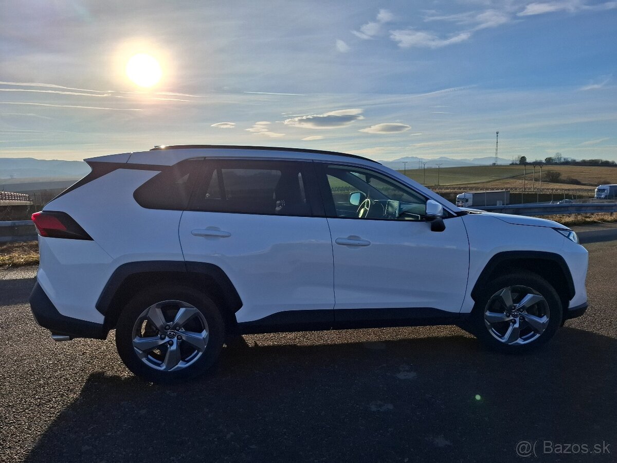 Toyota RAV4 COMFORT 2.0 Benzín 4x4 automat 33 000km - 4
