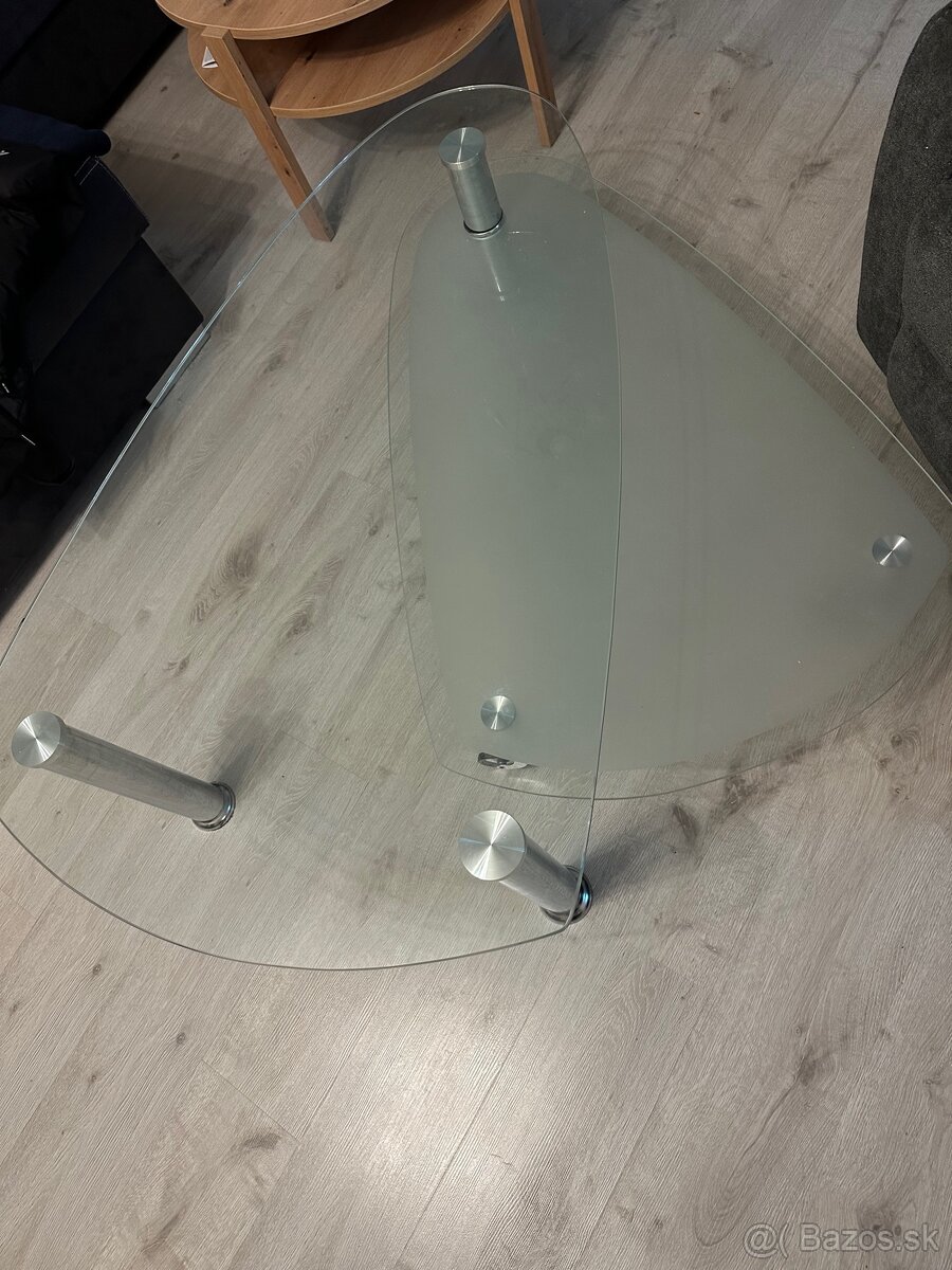 Skleneny konferencny stolik - 4