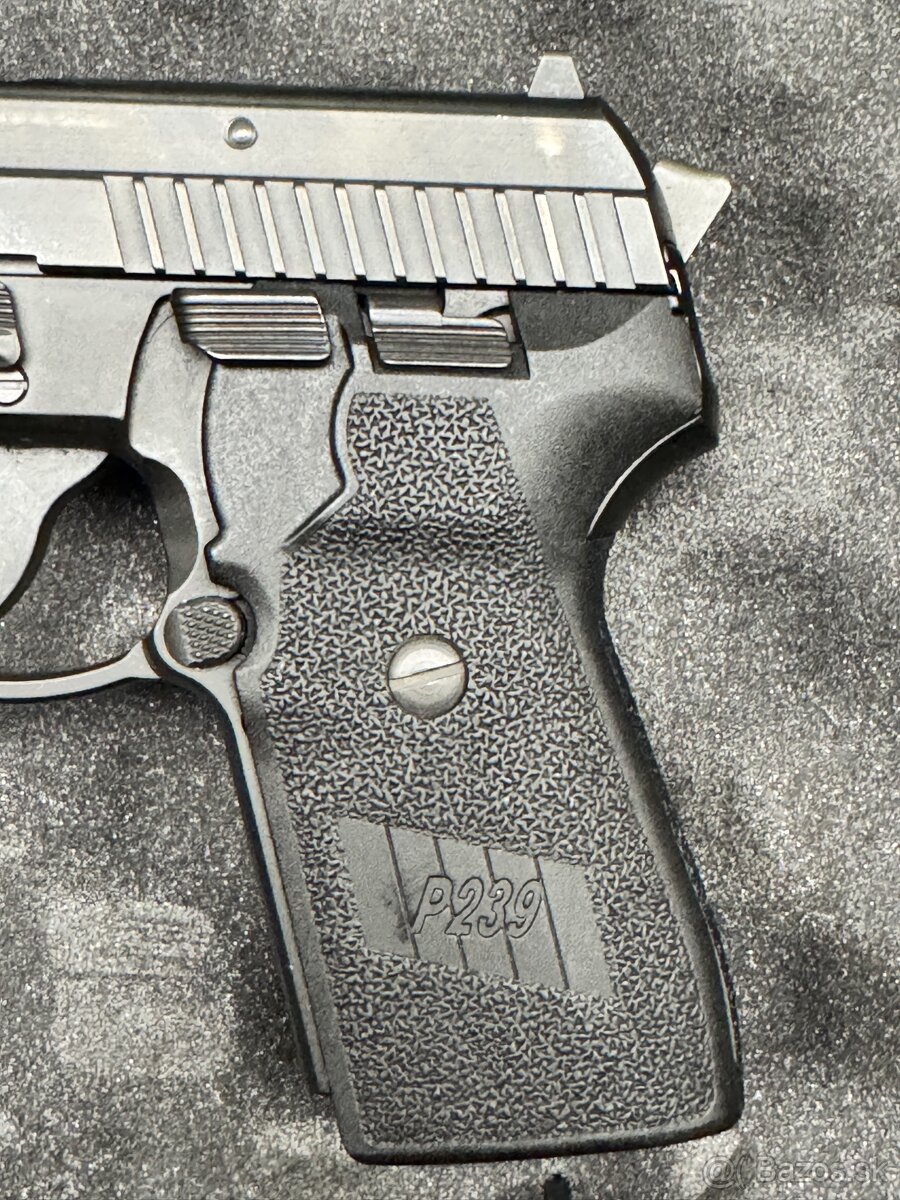 SIG SAUER P239 - 4
