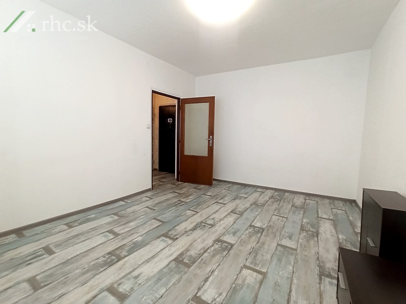 IHNEĎ OBYVATEĽNÝ 1- IZBOVÝ BYT - KUKUČÍNOVA, STROPKOV - 4