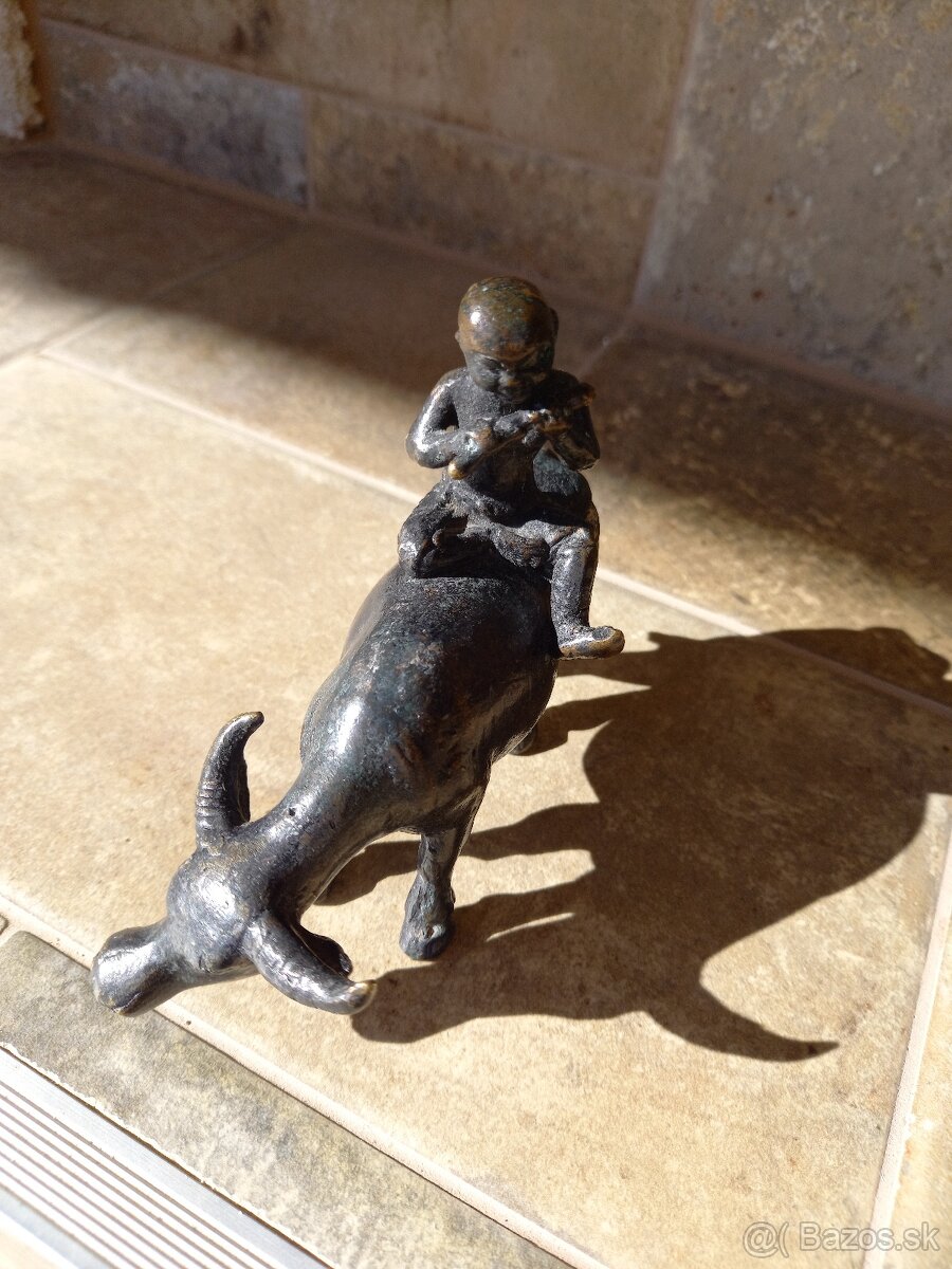 Bronzová soška - 4