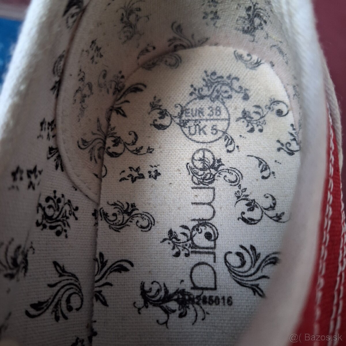 ČERVENÉ TENISKY ako nové (v. 38) 6 € - 4