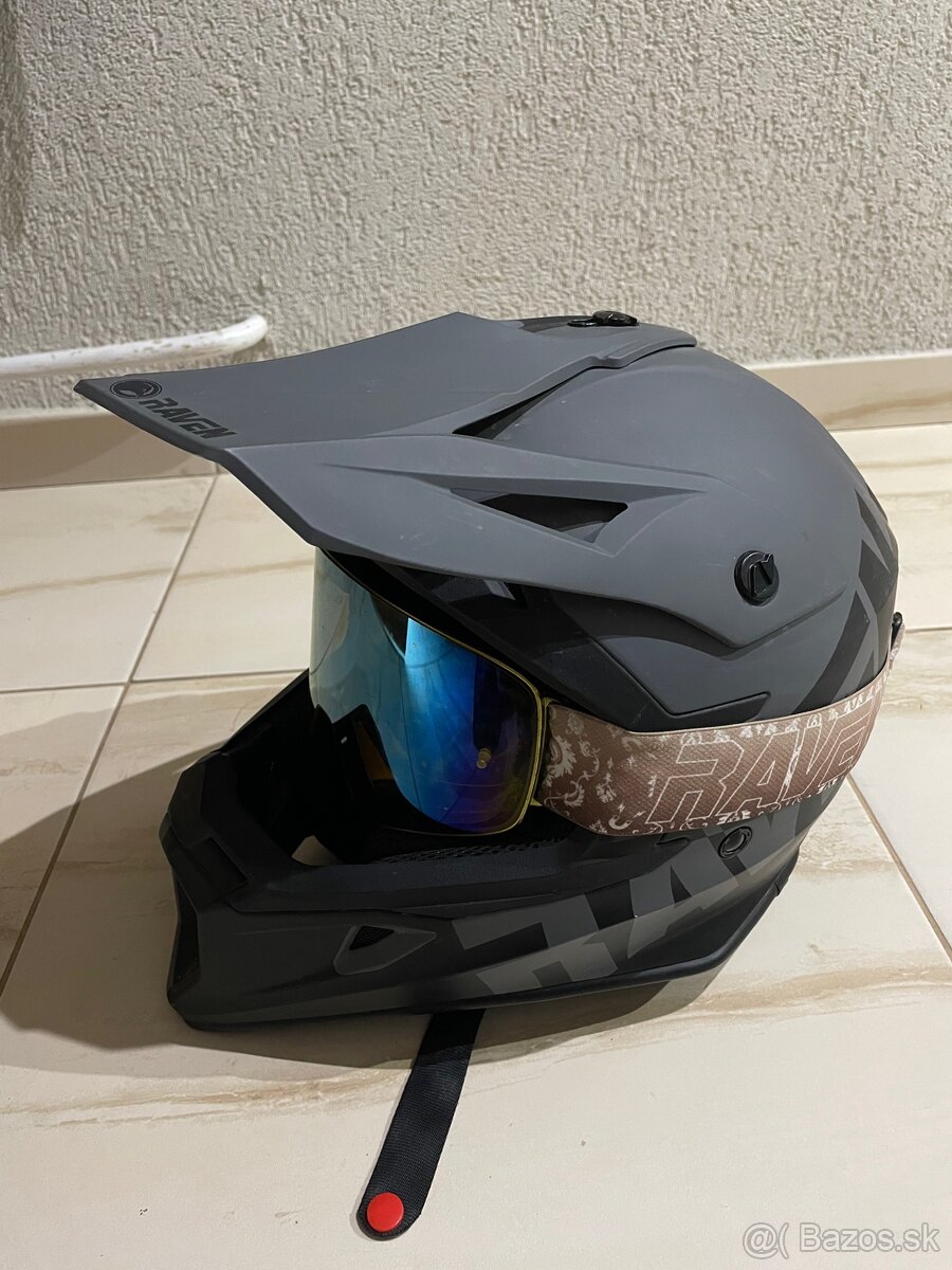 Predám výstroj na motorku
