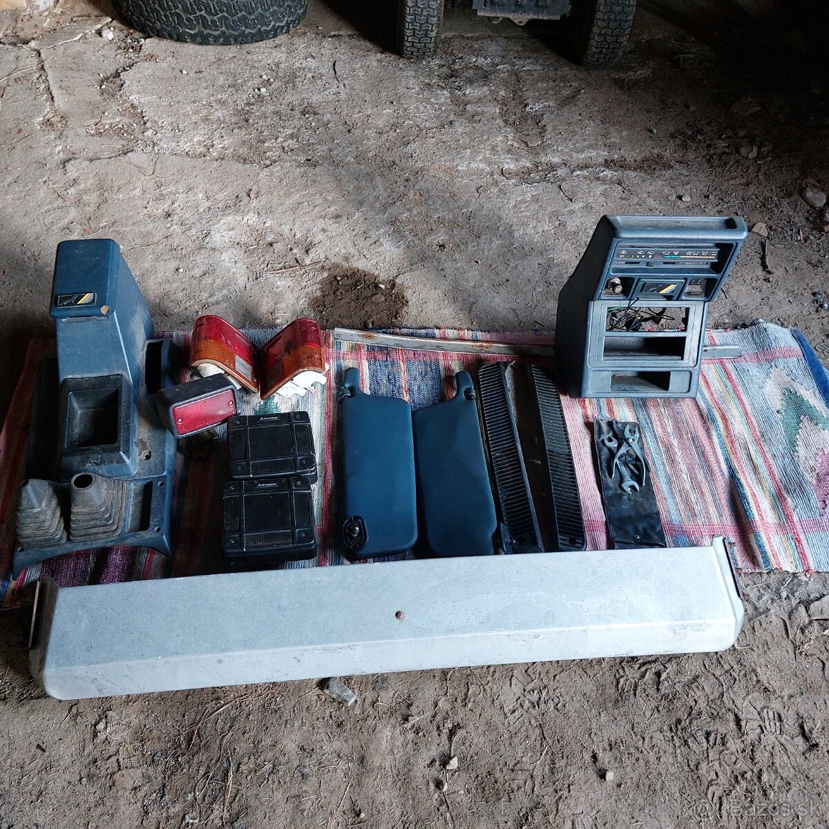 Mitsubishi pajero1 2.5td rozpredám - 4