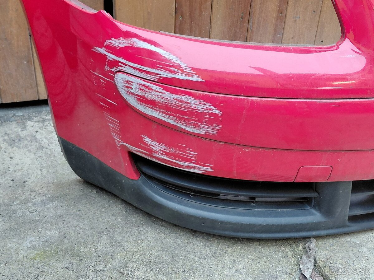 Predám predný nárazník VW Touran 1 - 4