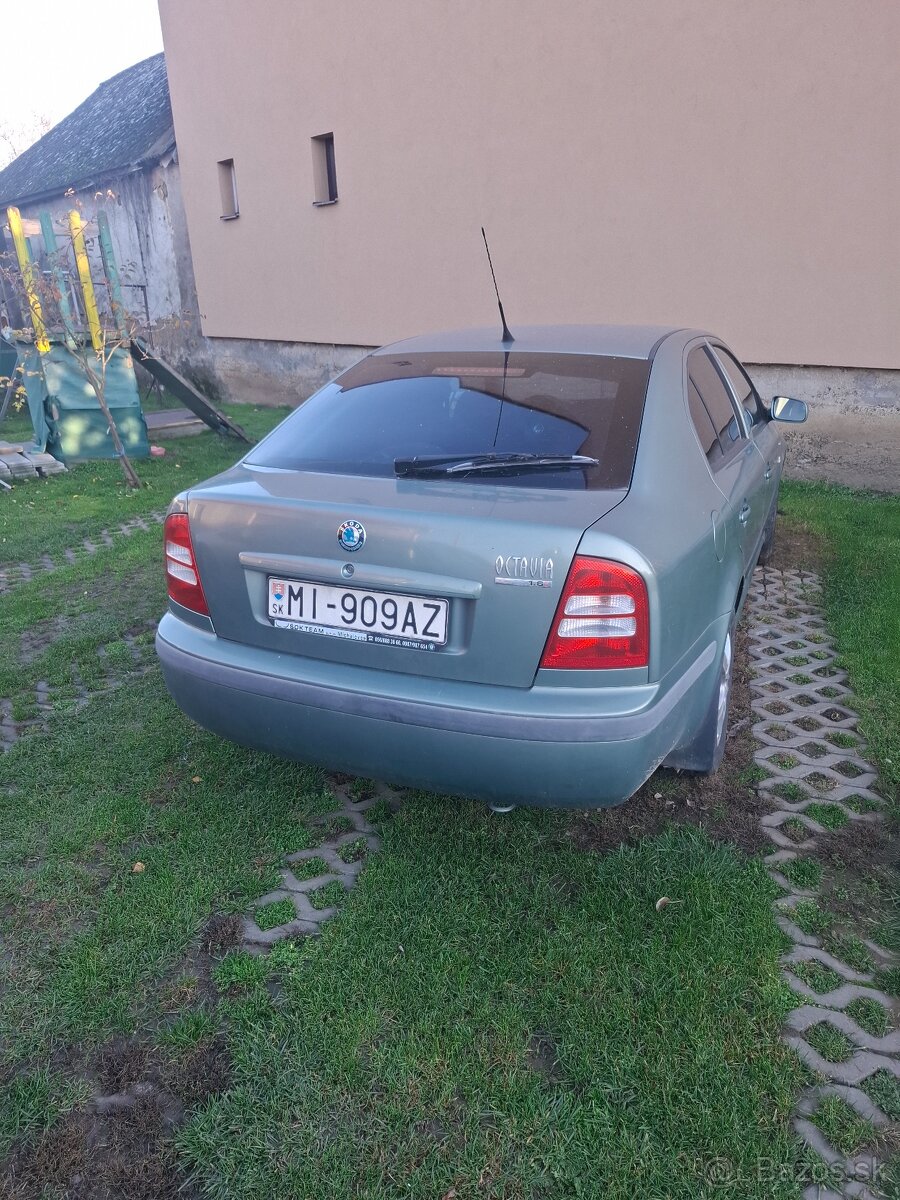 Predám škodu octavia 1.6 benzin 2004 - 4