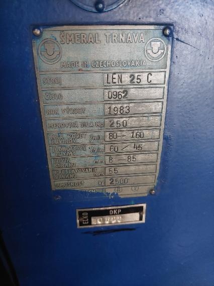 Vystrednikovy lis LEN - 4