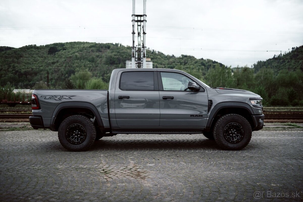 DODGE RAM TRX 6.2 HEMI V8 Lunar Edition - 4