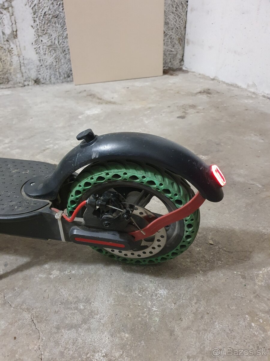 Xiaomi Mi Scooter Pro BLK - 4