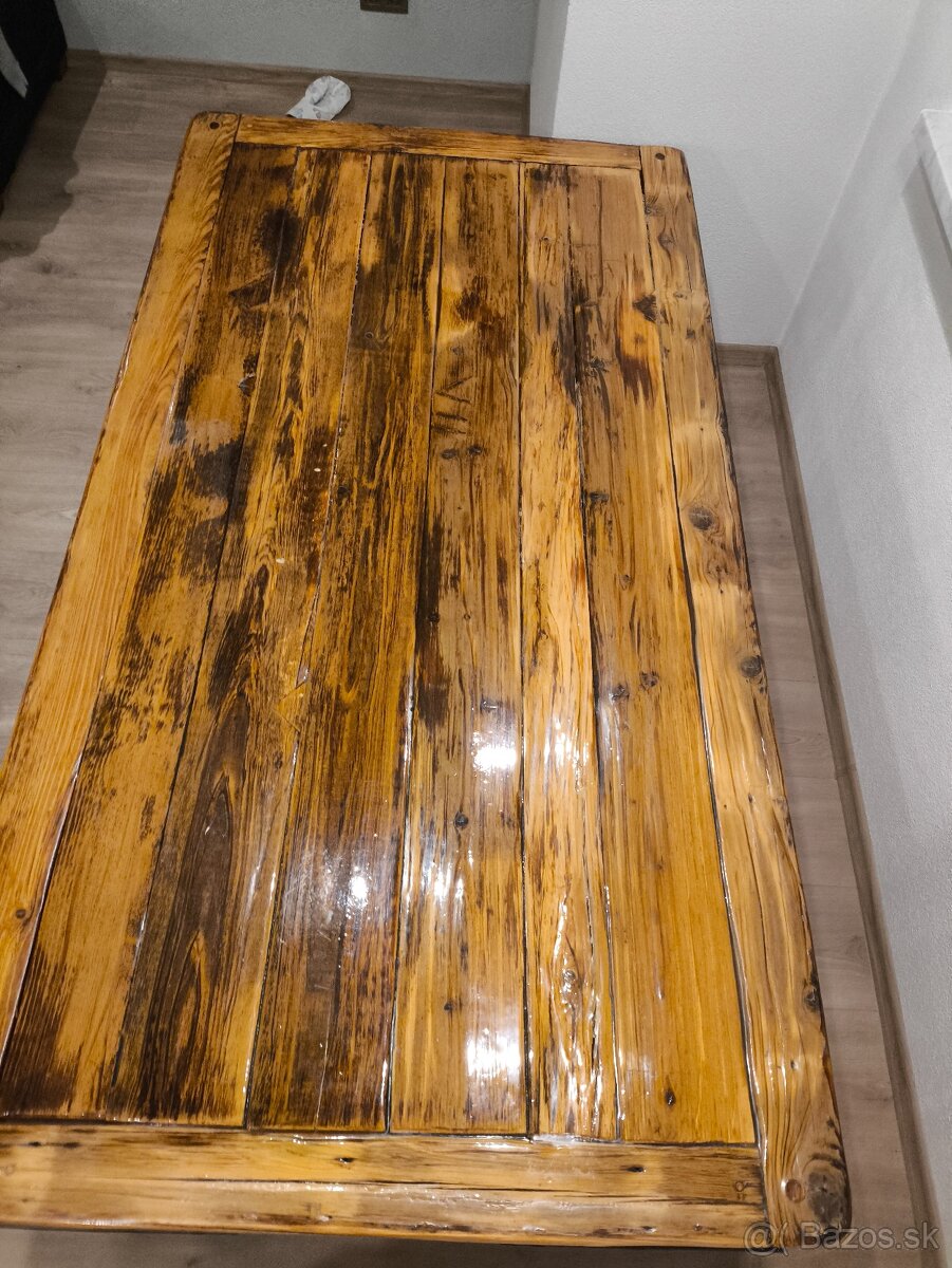 Masívny jedálenský stôl z borovice - 4