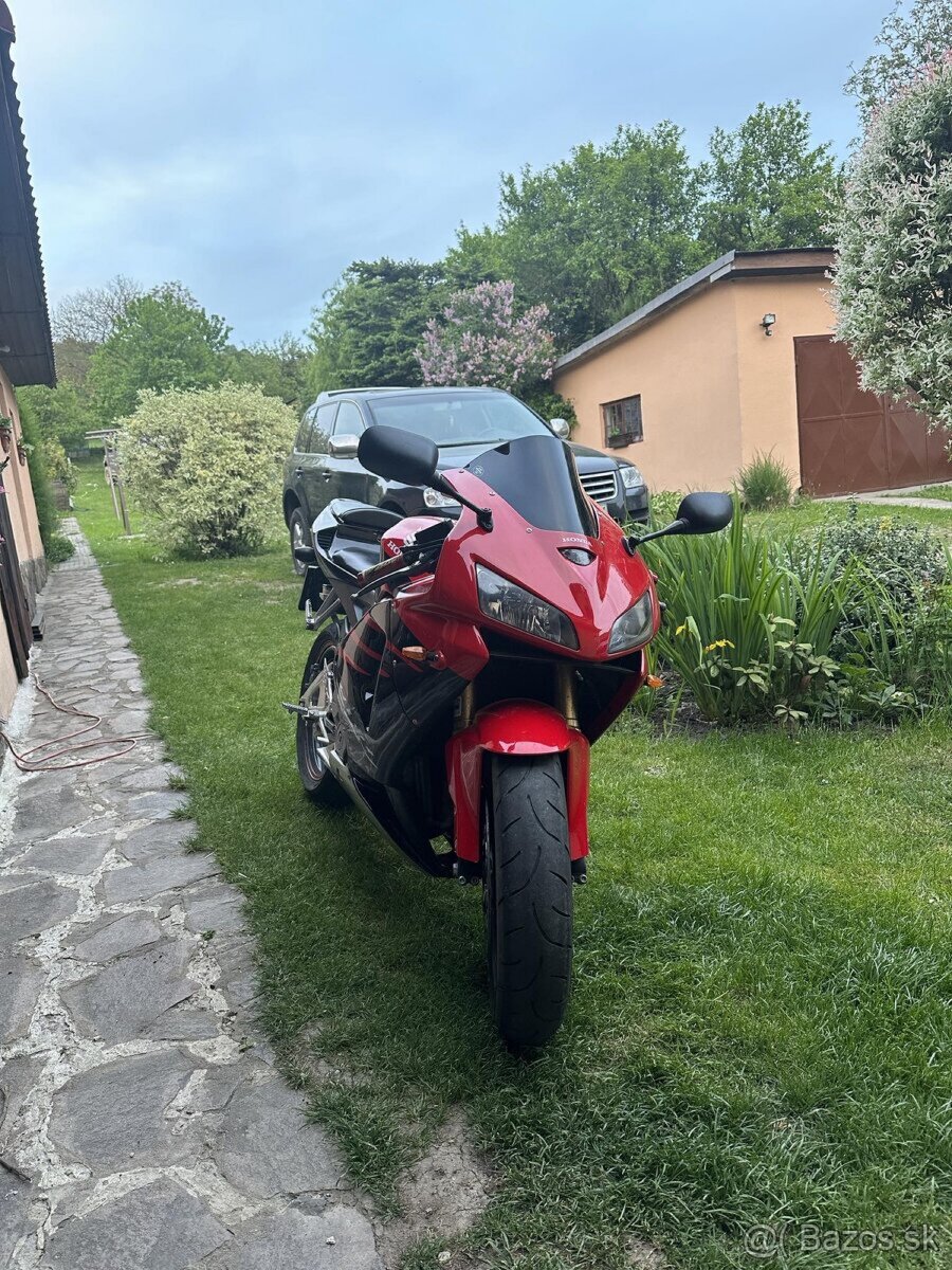 Honda CBR600RR - 4