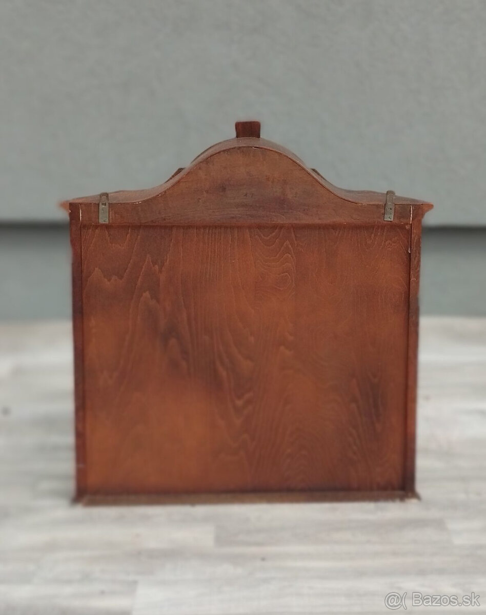 Vitrína nástenná – 72 x 69 x 20 cm . - 4