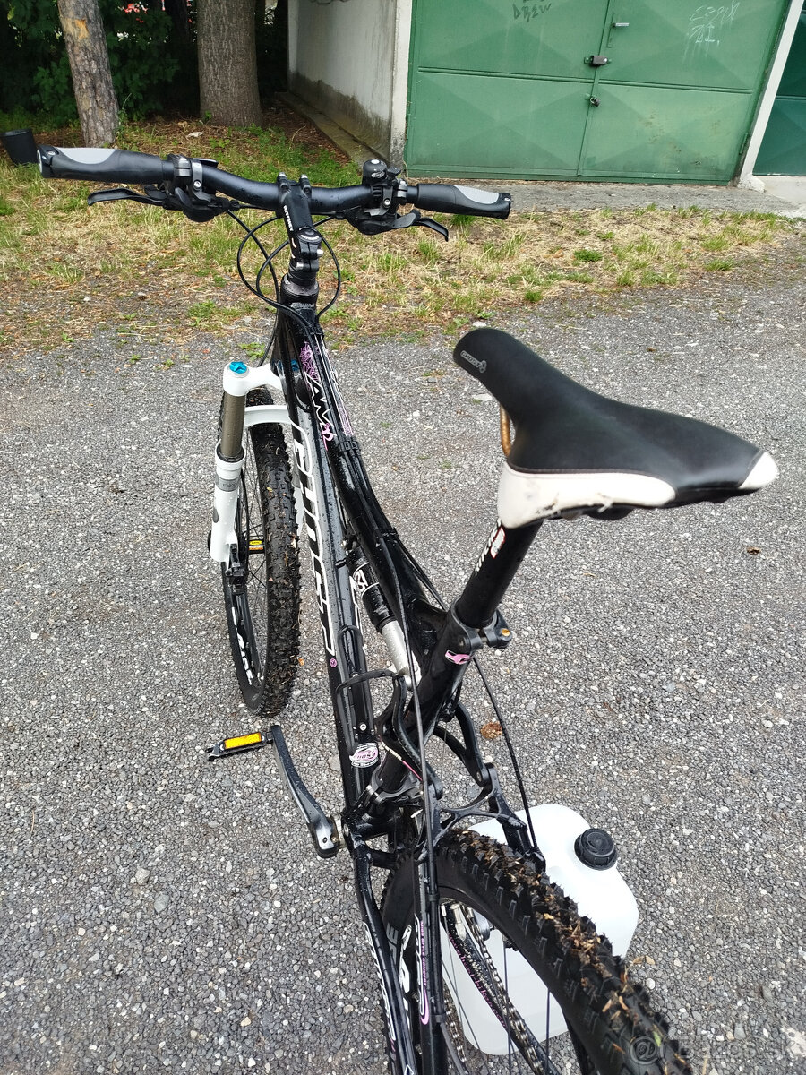 celoodpruzeny Ghost MISS AMR 5700 - 4