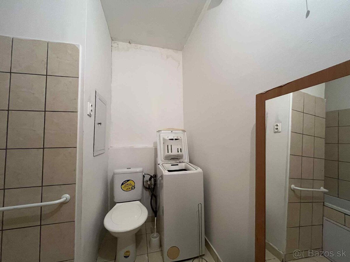 Prerobená garsónka s balkónom a pivnicou, Komárno - 4