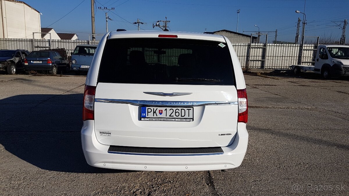 Chrysler Town&Country - 4