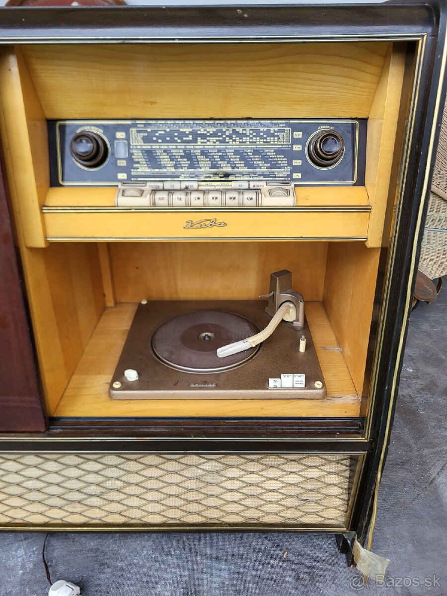 Hudobná skrinka - 4