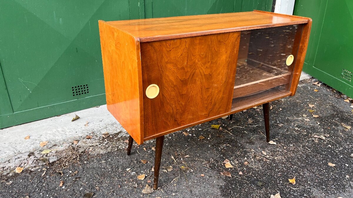 Gramofónová skrinka - 4