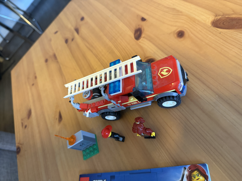 Predám lego hasičské auto - 4