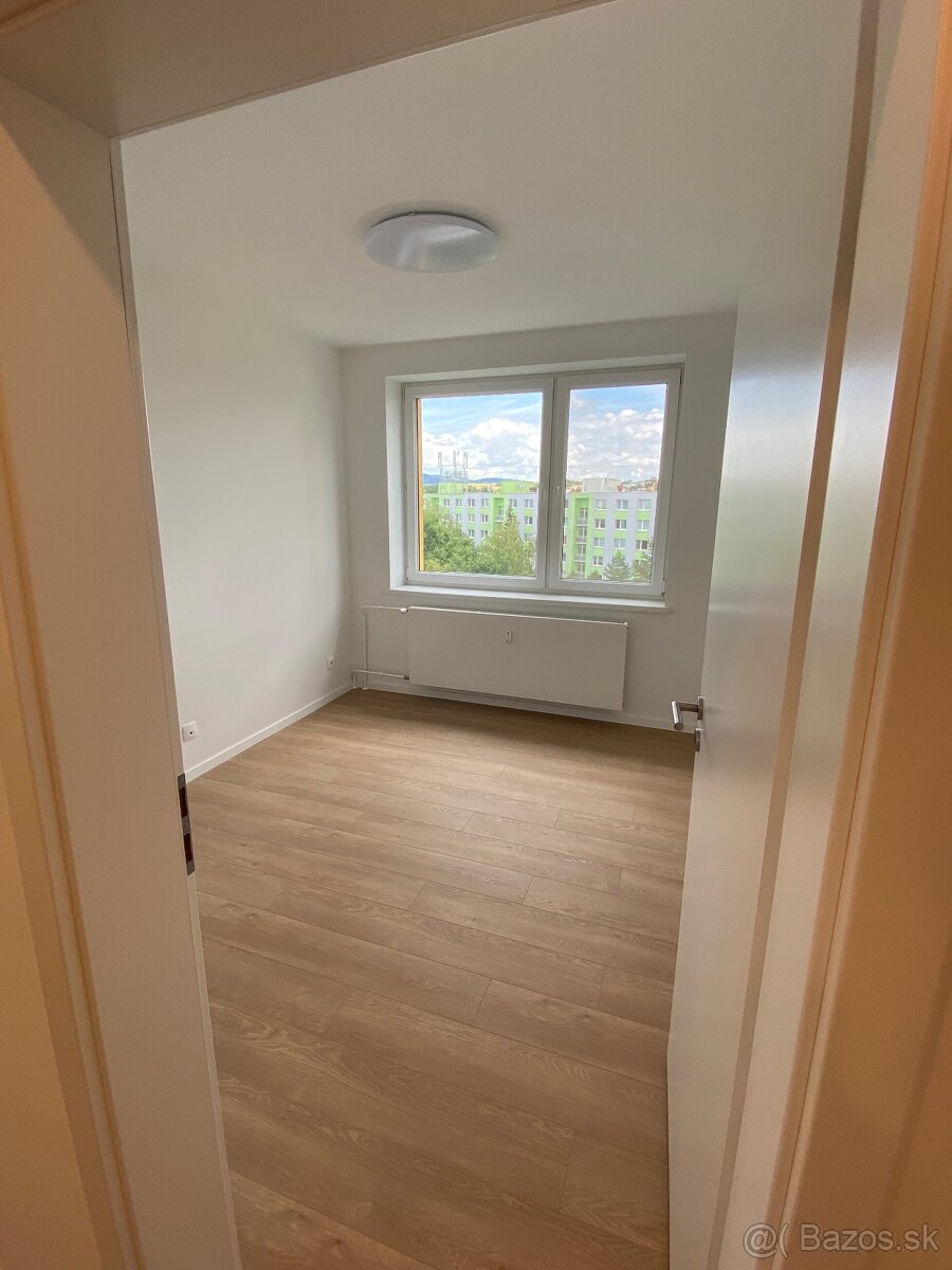 SÍDLISKO III - 3 IZBOVÝ BYT - PRENÁJOM - 4