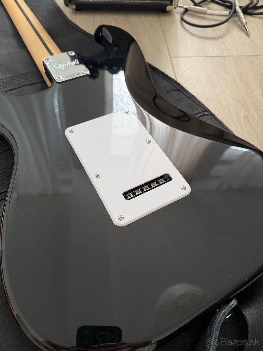 Fender Squier Sonic Stratocaster - 4