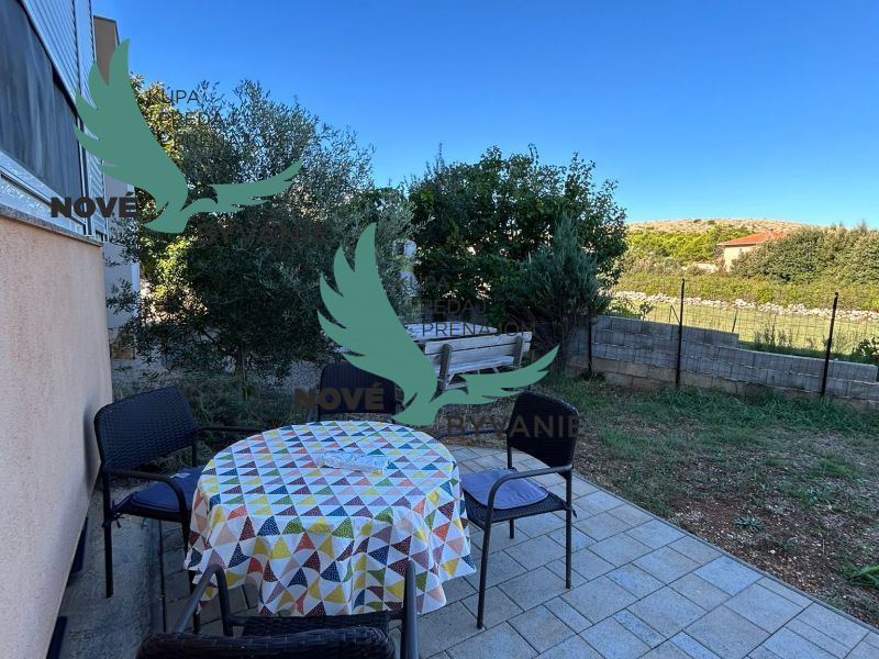 Chorvátsko - Na predaj apartmán so záhradou blízko mora - 4