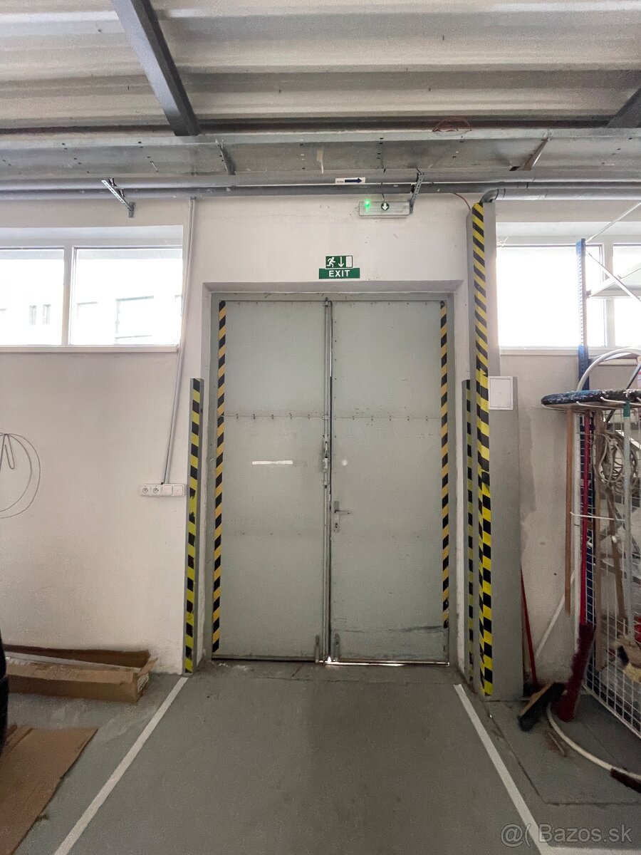 Na prenájom výrobno – skladová hala v centre mesta Púchov - 4