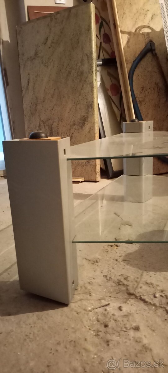 sklenený TV stolík s policami - 4