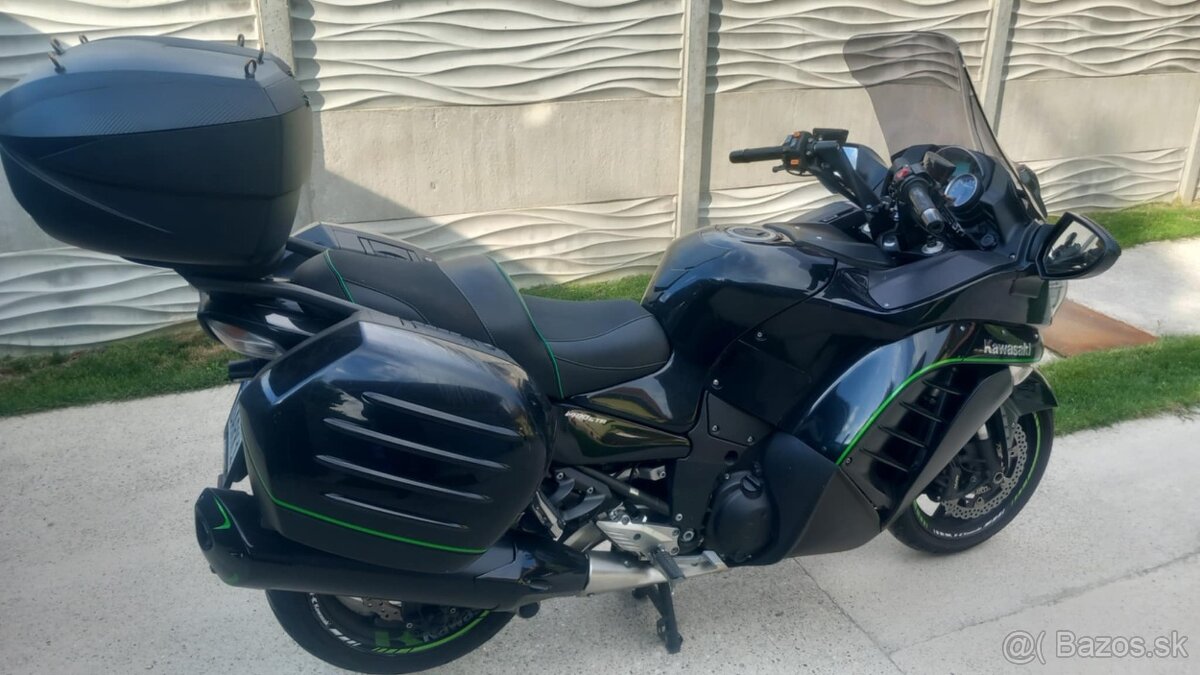 Kawasaki GTR 1400 - 4