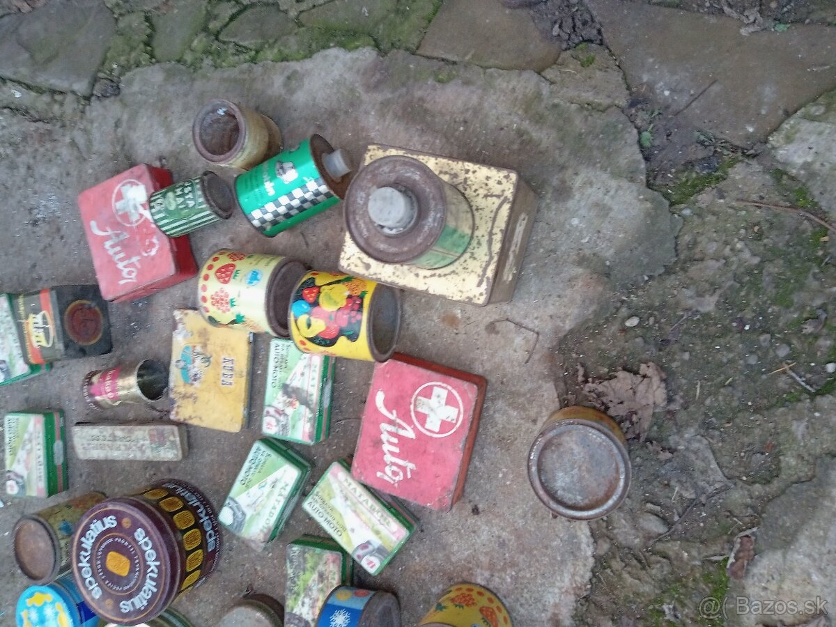 Staré plechovky z obchodu - 4