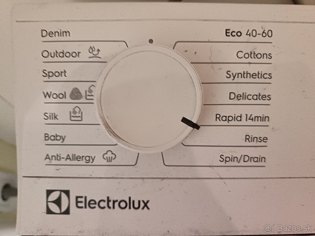 Krásna práčka Electrolux úzka 40 cm - 4