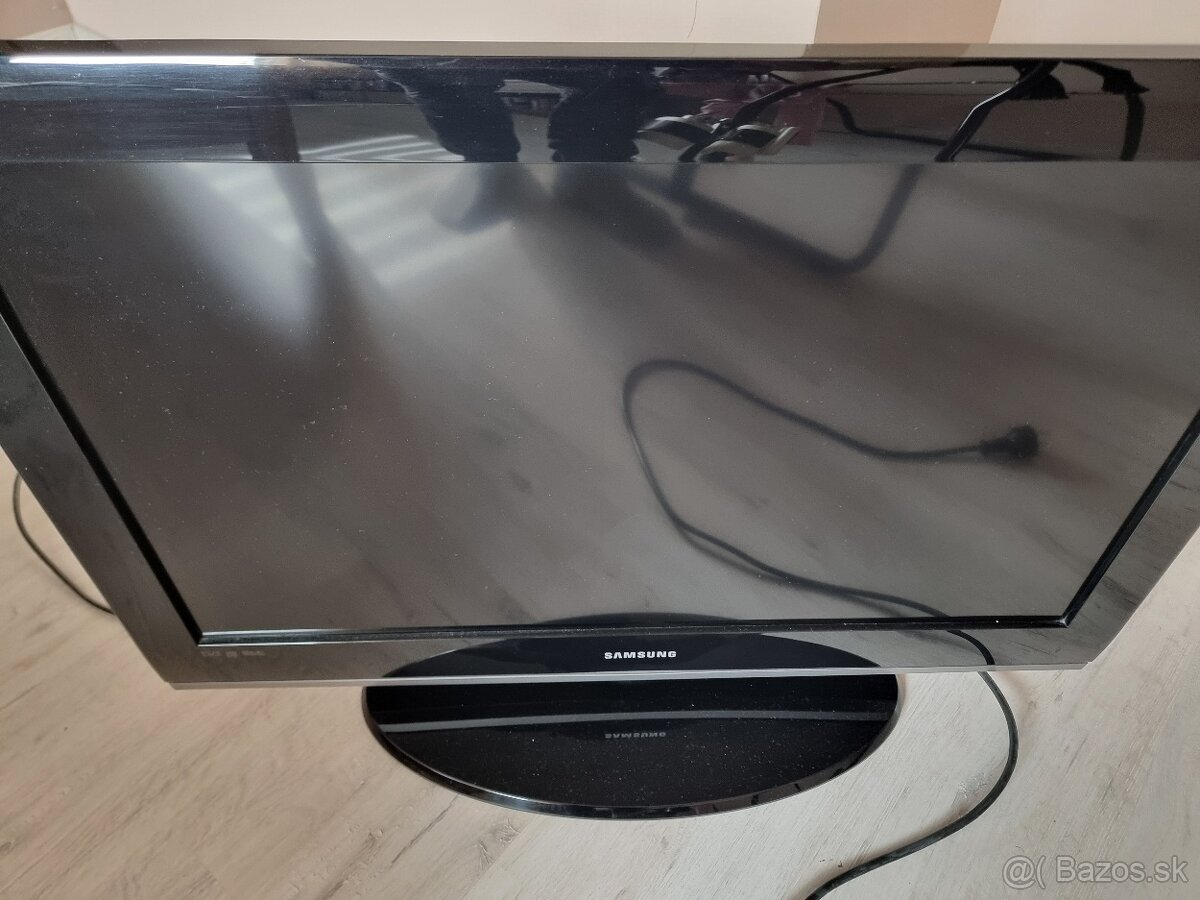 Pedám TV Samsung Full HD - 4