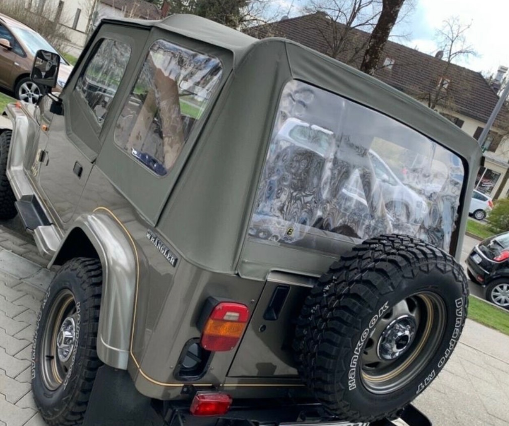 Jeep Wrangler 4.0 Sport Safari