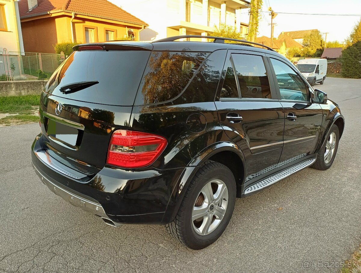 Mercedes Benz M-Trieda ML 320CDi 165KW 4-Matic 7-A/T SUV